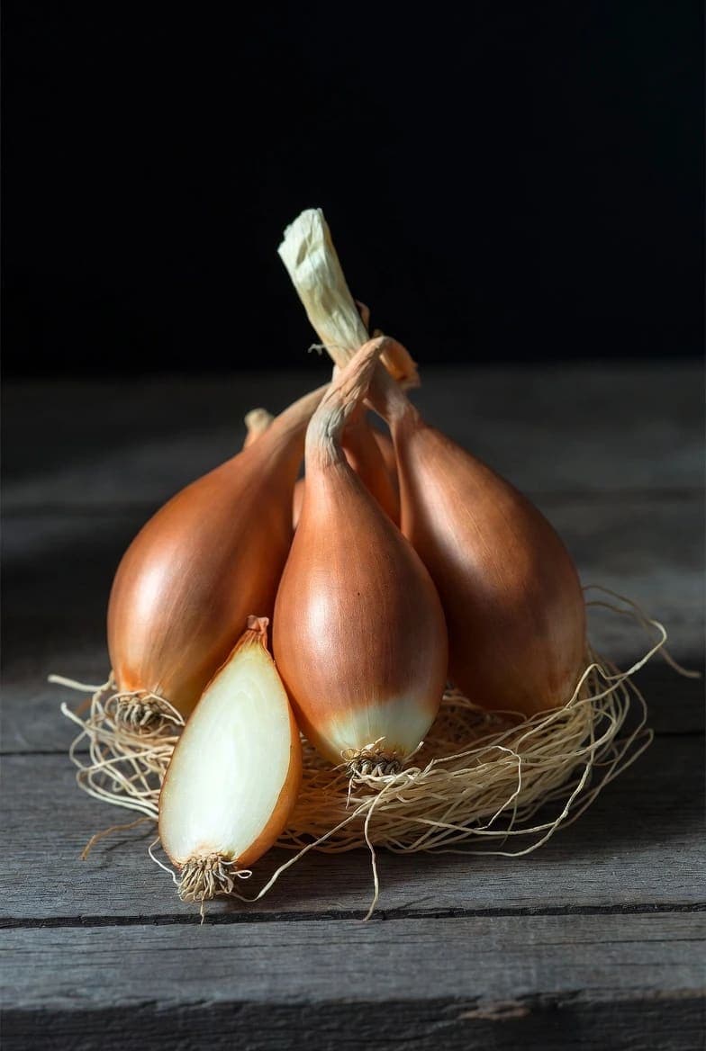 Šalotiniai svogūnai: auginimas, priežiūra ir receptai